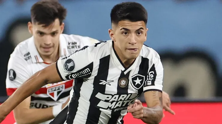 Casagrande enalteceu Almada - Foto: Vitor Silva/Botafogo.