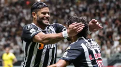 MG - BELO HORIZONTE - 23/04/2024 - COPA LIBERTADORES 2024, ATLETICO-MG X PENAROL - GUstavo Scarpa jogador do Atletico-MG comemora seu gol com Hulk jogador da sua equipe durante partida contra o Penarol no estadio Arena MRV pelo campeonato Copa Libertadores 2024. Foto: Gilson Lobo/AGIF