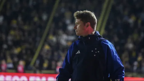 Elenco do Cruzeiro respalda Seabra e quer permanência