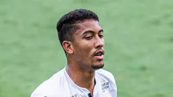 Bruno Marques celebra gol pelo Peixe.
