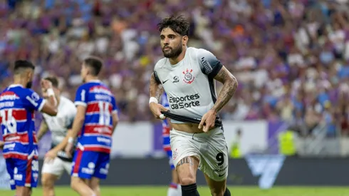 Yuri Alberto durante comemoração do gol diante do Fortaleza