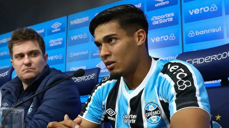 Matías Arezo foi autorizado por Renato a jogar com time Sub-20 do Grêmio - Foto: Lucas Uebel/Grêmio FBPA