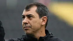 Carille, técnico do Peixe, antes da partida contra o América-MG.