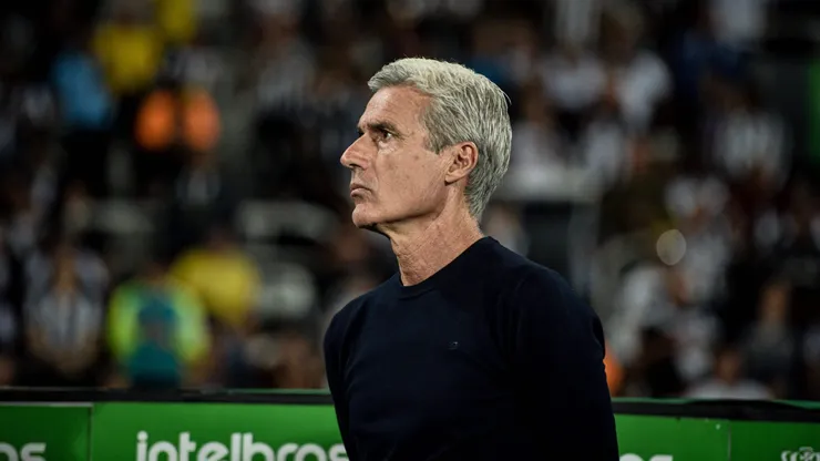 Luís Castro estava no Al-Nassr e deve voltar ao futebol brasileiro