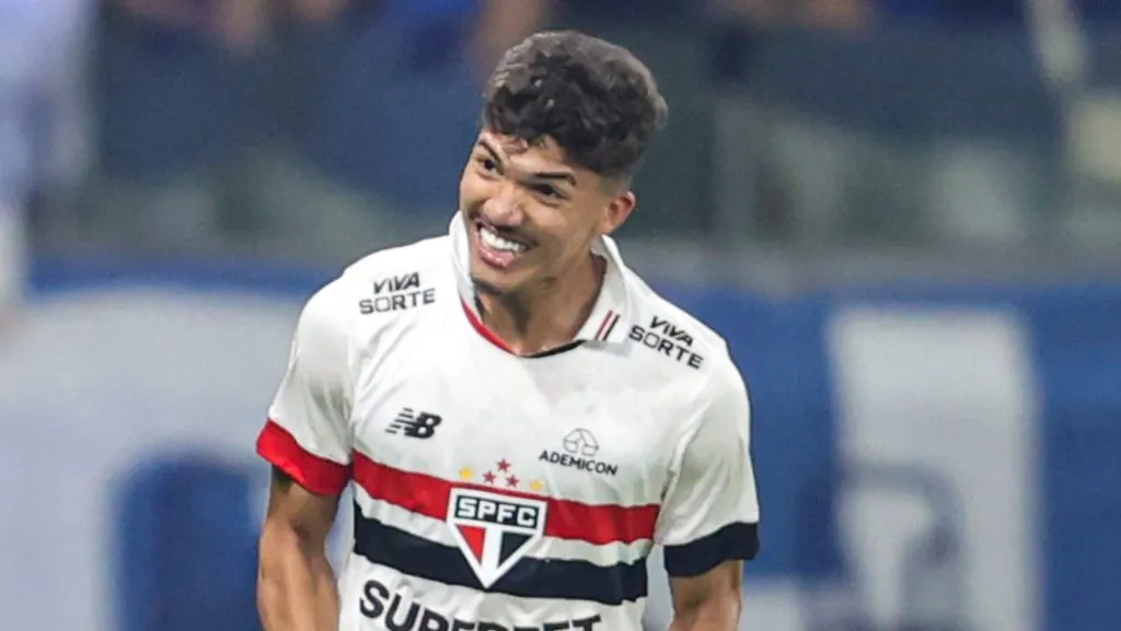 William Gomes marca gol pelo São Paulo. Foto: Gilson Lobo/AGIF