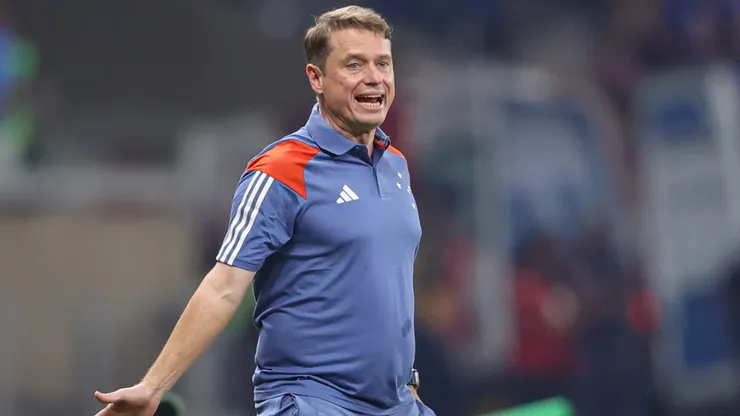 Fernando Seabra técnico do Cruzeiro durante partida contra o Sao Paulo no estadio Mineirao pelo campeonato Brasileiro A 2024