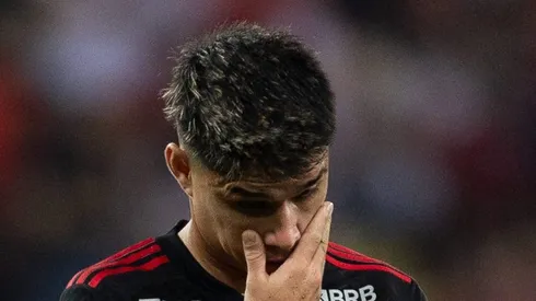 Luiz Araújo durante jogo do Fla contra o Fortaleza.