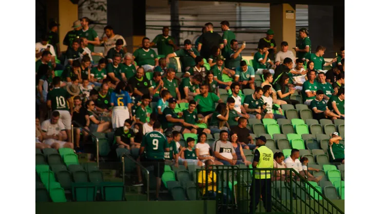 Sport e Goiás duelam pela 27ª rodada.