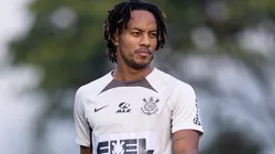 Carrillo e novos reforços preocupam o Timão