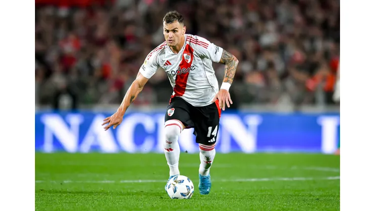 Colo-Colo e River Plate se enfrentam pela Libertadores.