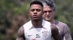 Diego Palacios em treinamento no campo do CT Joaquim Grava, com o fisioterapeuta Alex Cabrera. Foto: Rodrigo Coca/Agência Corinthians