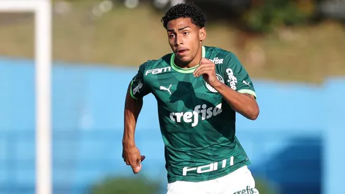 Luighi, jogador do Palmeiras durante treinamento com elenco