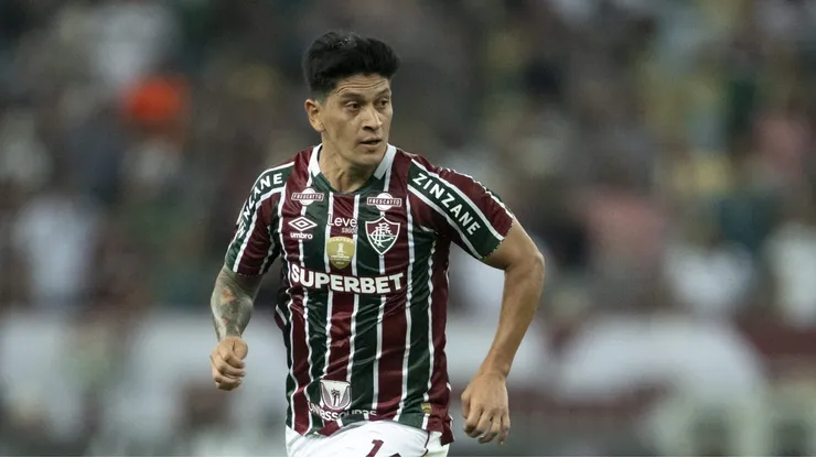 Cano volta a ser relacionado para um jogo do Fluminense após quase dois meses