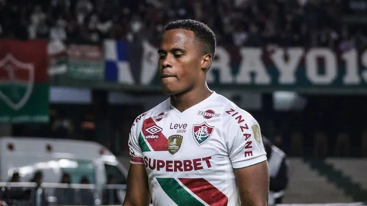 Jhon Arias segue incomodado com a diretoria do Fluminense