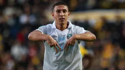Monsalve jogador do Grêmio comemora seu gol durante partida contra o Criciúma. Foto: Leonardo Hubbe/AGIF