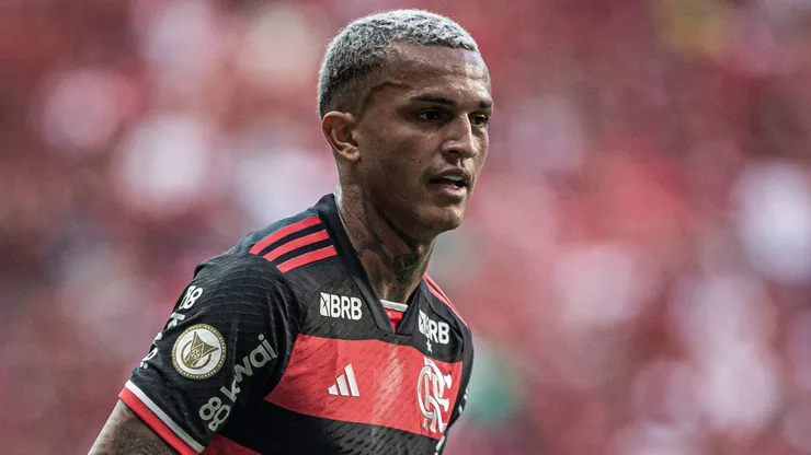 Wesley em partida pelo Flamengo.