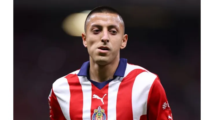 Roberto Alvarado, jogador do Chivas que entrou no radar do Fla
