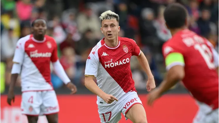 Aleksandr Golovin pelo Monaco em partida da pré-temporada diante do Bayern de Munique. (Photo by Sebastian Widmann/Getty Images)