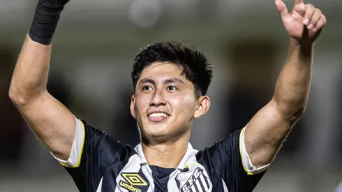Miguelito voltou aos treinos do Santos nesta quinta-feira após se recuperar de virose