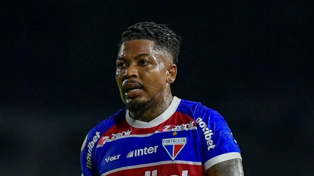 Marinho, atacante do Fortaleza - Foto: Thiago Ribeiro/AGIF