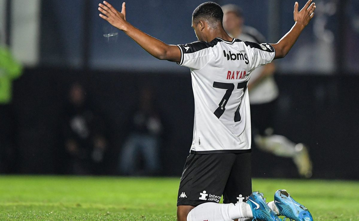 Rayan Miranda Rayan vira vilão da torcida em Athletico x Vasco