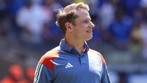 MG - BELO HORIZONTE - 01/09/2024 - BRASILEIRO A 2024, CRUZEIRO X ATLETICO-GO - Fernando Seabra tecnico do Cruzeiro durante partida contra o Atletico-GO no estadio Mineirao pelo campeonato Brasileiro A 2024. Foto: Gilson Lobo/AGIF