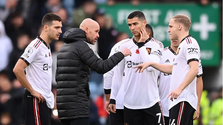Cristiano Ronaldo recebendo instrução de Ten Hag no United, em 2022