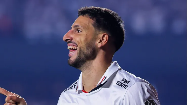 Calleri comemora gol pelo São Paulo Foto: Marcello Zambrana/AGIF