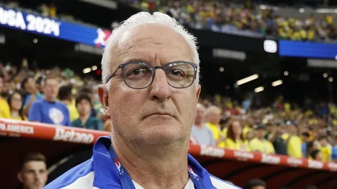 - Dorival corre risco de demissão no Brasil