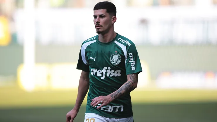 Romulo, jogador do Palmeiras durante aquecimento antes da partida contra o Sao Paulo no estadio Arena Allianz Parque pelo campeonato Brasileiro A 2024