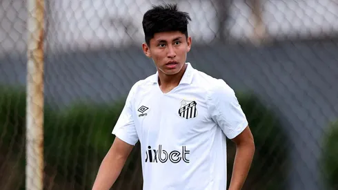 Miguel Terceiros, o Miguelito que foi relacionado pela primeira vez entre os profissionais do Santos.