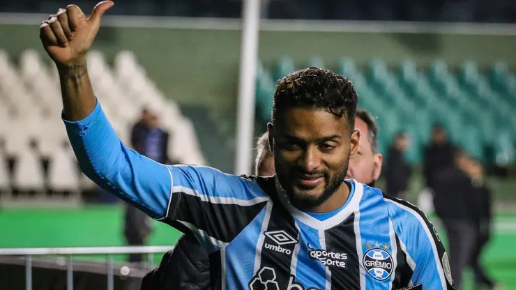 Grêmio quer fechar com super lateral-esquerdo para 2025