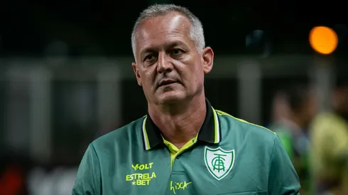 MG - BELO HORIZONTE - 08/09/2024 - BRASILEIRO B 2024, AMERICA-MG X GUARANI - Lisca tecnico do America-MG durante partida contra o Guarani no estadio Independencia pelo campeonato Brasileiro B 2024. Foto: Fernando Moreno/AGIF