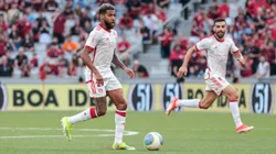 Wesley jogador do Internacional durante partida contra o Athletico-PR no estadio Arena da Baixada pelo campeonato Brasileiro A 2024
