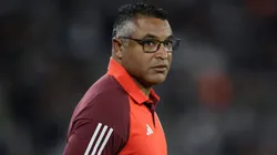 Soccer - Brasileirao 2024 - Botafogo 0:0 Internacional RIO DE JANEIRO, BRAZIL - JULY 20: ROGER MACHADO, Head Coach of Botafogo, looks on before the match between Botafogo and Internacional as part of Brasileirao 2024 at Nilton Santos Stadium on July 20, 2024 in Rio de Janeiro, Brazil. Rio de Janeiro Nilton Santos Stadium Brazil Copyright: xRuanoxCarneiroxRuanoxCarneirox