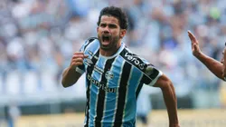 Centroavante comemorando gol pelo Grêmio