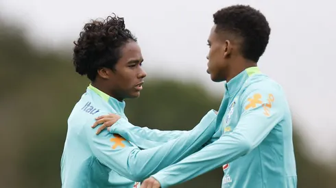 Estêvão e Endrick, formados no Palmeiras, na Seleção Brasileira. Foto Rafael Ribeiro/CBF