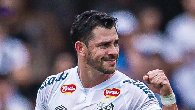 - Giuliano, meio-campista do Santos