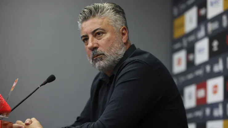 Gallo em entrevista coletiva pelo Peixe