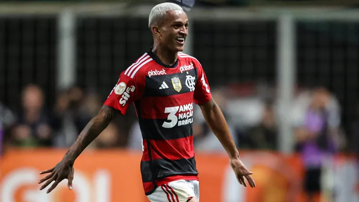 Wesley, jogador do Flamengo comemora seu gol durante partida contra o Atletico-MG no estadio Independencia pelo campeonato Brasileiro A 2023