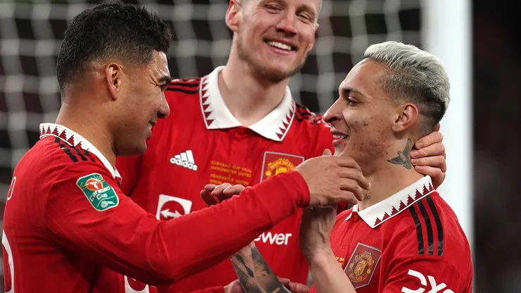 Antony (à direita) pode trocar o Manchester United pelo Newcastle em janeiro e SPFC pode faturar