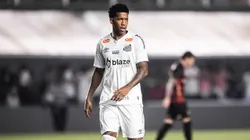 Zagueiro Gil em partida contra o Sport