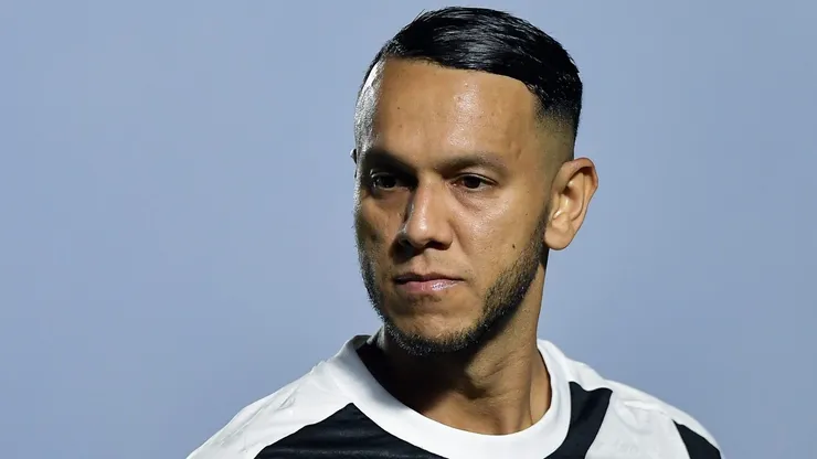 Souza jogador do Vasco durante partida contra o Bragantino no estadio Sao Januario pelo campeonato Brasileiro A 2024.