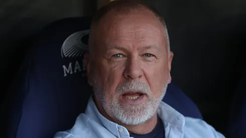 RIO DE JANEIRO, BRAZIL - AUGUST 4: Mano Menezes coach of Fluminense reacts prior to the match between Fluminense and Bahia as part of Brasileirao 2024 at Maracana Stadium on August 4, 2024 in Rio de Janeiro, Brazil. (Photo by Wagner Meier/Getty Images)