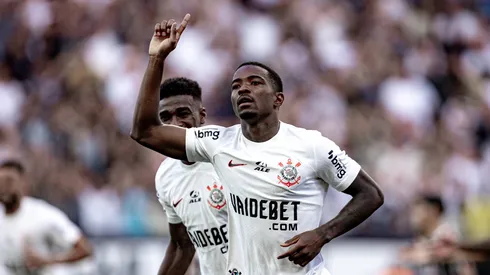 Caca jogador do Corinthians comemora seu gol durante partida contra o Fluminense no estadio Arena Corinthians pelo campeonato Brasileiro A 2024
