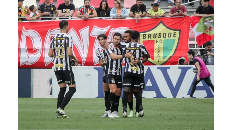 Wendel jogador do Santos comemora seu gol. Foto: Lucas Gabriel Cardoso/AGIF