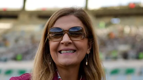 Leila Pereira, Presidente do Palmeiras, deseja leis mais rígidas sobre gastos dos clubes brasileiros em contratações.