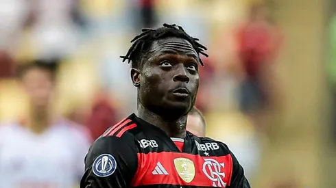 Shola, jogador do Flamengo, durante partida contra o Olimpyacos no estadio Maracana pelo campeonato Mundial Sub20. Foto: Thiago Ribeiro/AGIF