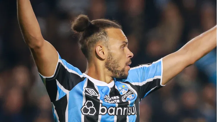 Braithwaite intensificou treinos no Grêmio. Foto: Maxi Franzoi/AGIF