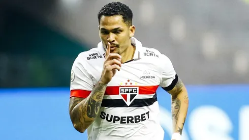 SP - SAO PAULO - 18/08/2024 - BRASILEIRO A 2024, PALMEIRAS X SAO PAULO - Luciano jogador do Sao Paulo comemora seu gol durante partida contra o Palmeiras no estadio Arena Allianz Parque pelo campeonato Brasileiro A 2024. Foto: Marco Miatelo/AGIF